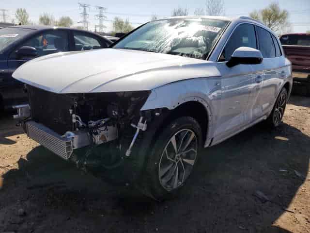 2022 Audi Q5 Premium 45 Background
