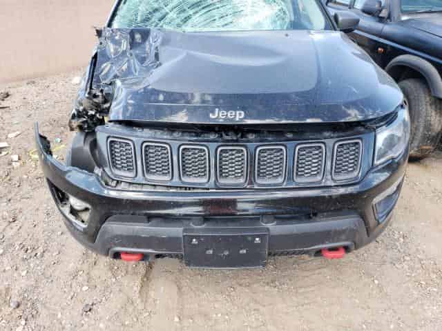2020 Jeep Compass Trailhawk Background
