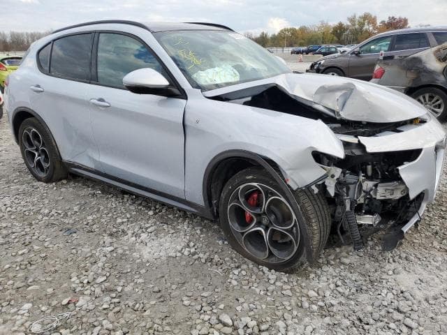 2022 Alfa romeo stelvio salvage