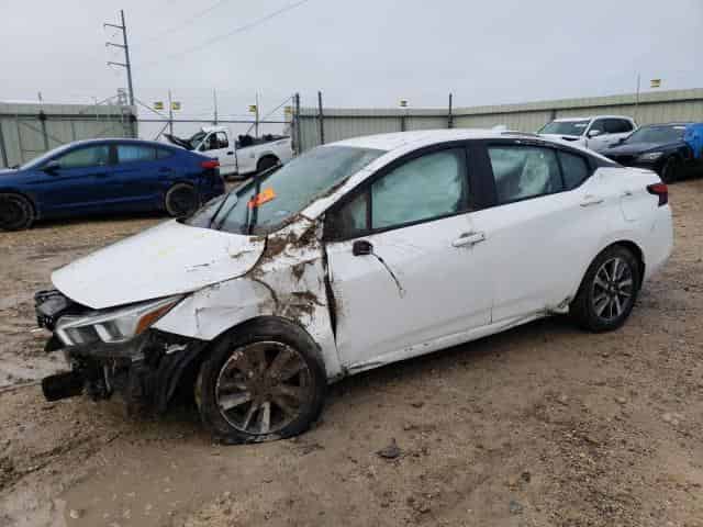 2020 Nissan versa Background