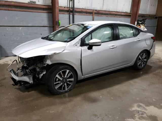 2021 Nissan versa Background