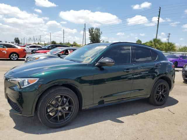2021 Alfa romeo stelvio Background