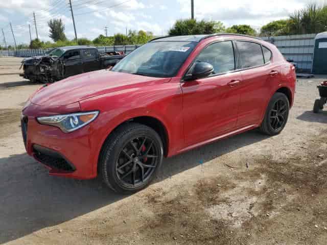 2020 Alfa romeo stelvio Background