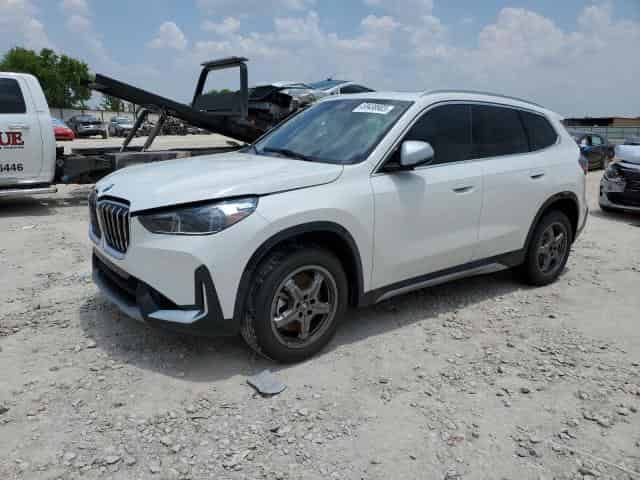 2023 BMW x1 Background