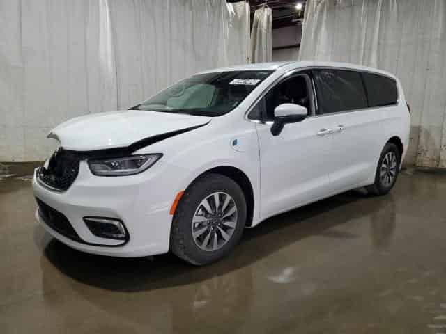 2023 Chrysler pacifica Background