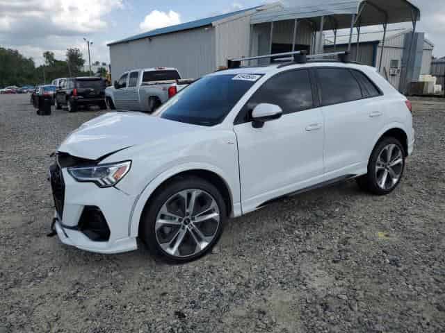 2021 Audi q3 Background