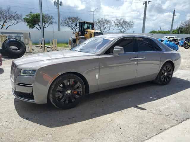 2023 Rolls-Royce Ghost Background