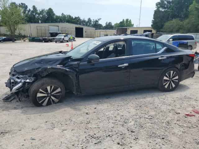2020 Nissan altima Background