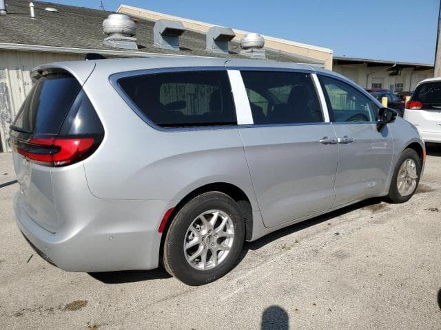 2024 Chrysler Pacifica, Touring L salvage