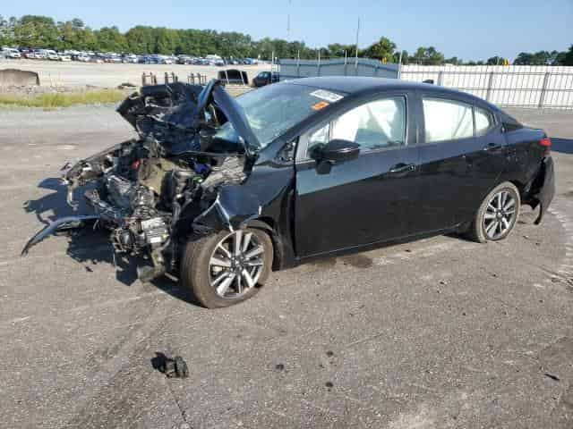 2021 Nissan versa Background