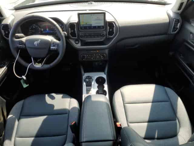 2024 Ford Bronco, Outer Banks Background