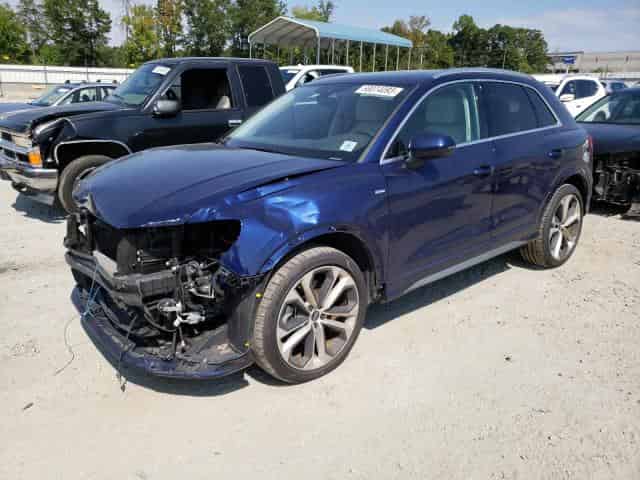 2021 Audi q3 Background