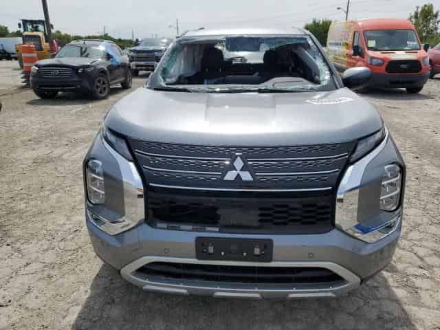 2024 Mitsubishi Outlander, SE Background