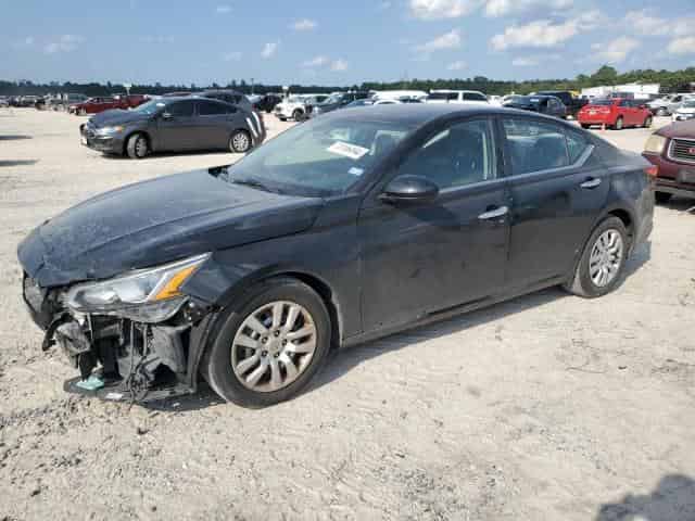 2020 Nissan altima Background