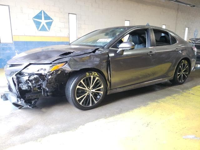2020 Toyota Camry, SE salvage