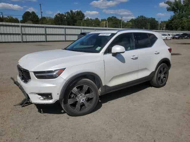 2020 Volvo XC40, T5 Inscription Background