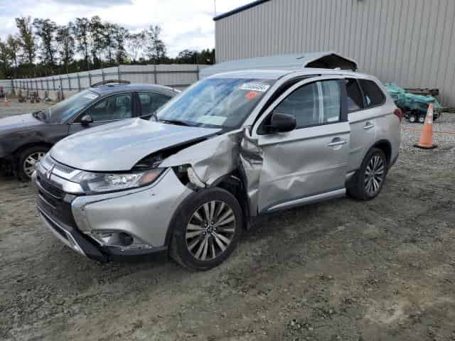 2020 Mitsubishi outlander Background