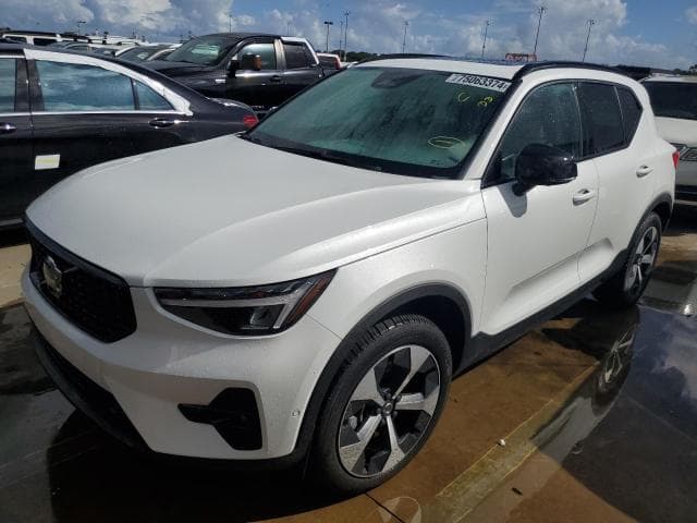 2024 Volvo XC40, Plus Salvage Car