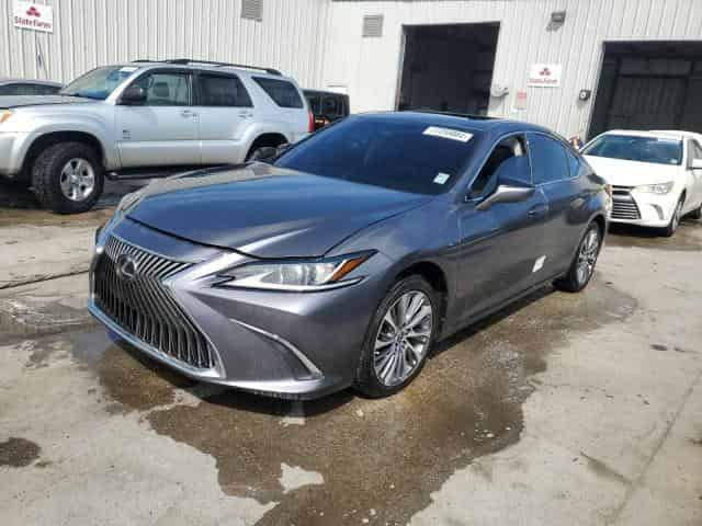 2020 Lexus es350 Background