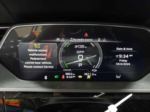 2024 Audi Q8, Premium Plus Background