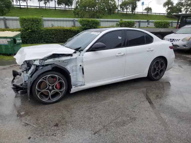 2023 Alfa romeo giulia Background