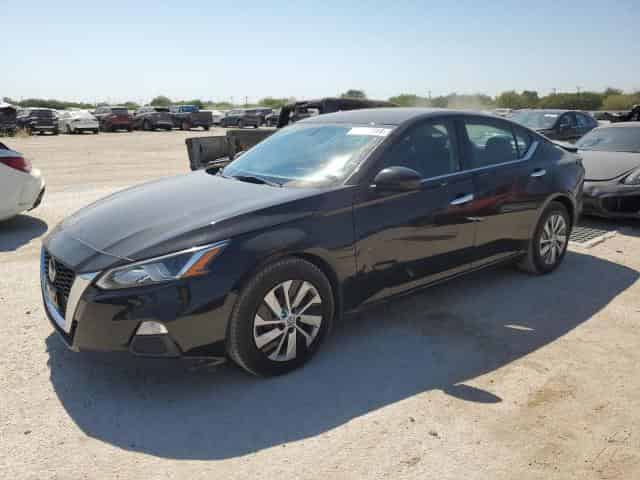 2020 Nissan altima Background
