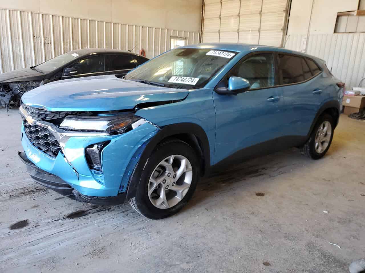 2025 Chevrolet Trax, LS Background
