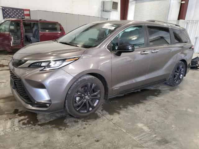 2021 Toyota sienna Background