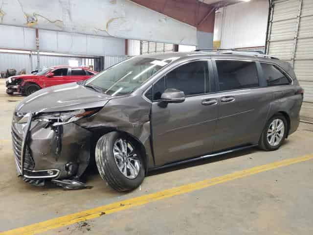 2022 Toyota sienna Background