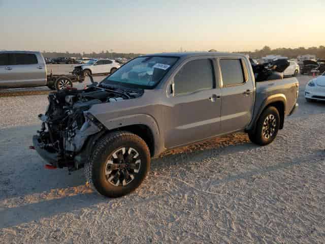 2024 Nissan Frontier, S Background