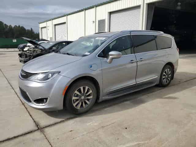2020 Chrysler pacifica Background