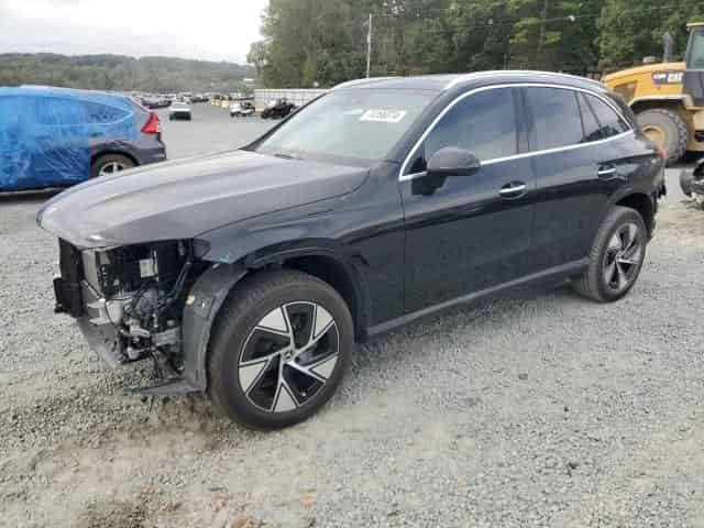 2024 Mercedes-Benz GLC-Class, 300 4M... Background