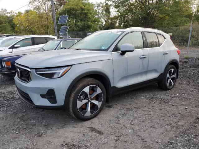 2024 Volvo XC40, Plus Background