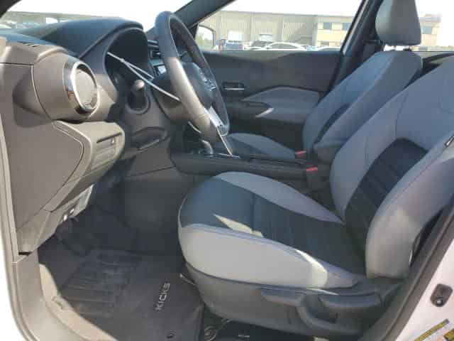 2023 Nissan Kicks, SR Background