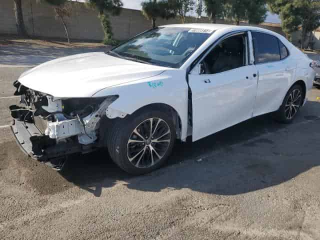 2020 Toyota Camry, SE Background