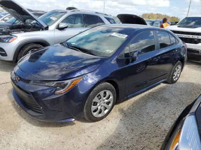 2024 Toyota Corolla, LE Background