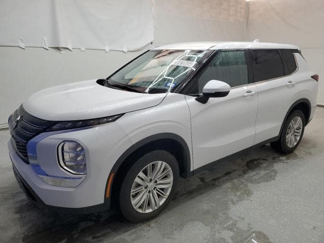 2024 Mitsubishi Outlander, ES salvage