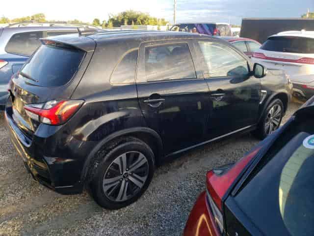 2021 Mitsubishi Outlander, SE Background