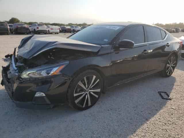 2020 Nissan Altima, SR Background