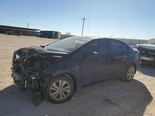 2022 Nissan versa Background