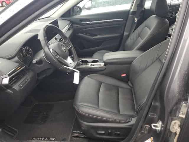 2024 Nissan Altima, SR Background