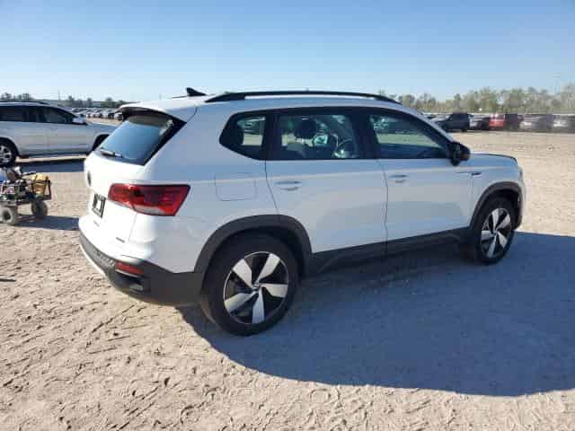 2023 Volkswagen Taos, S Background