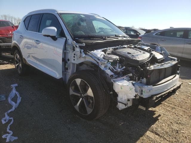 2024 Volvo XC40, Plus salvage