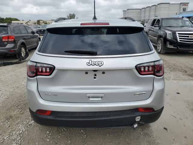 2024 Jeep Compass, Latitude Background