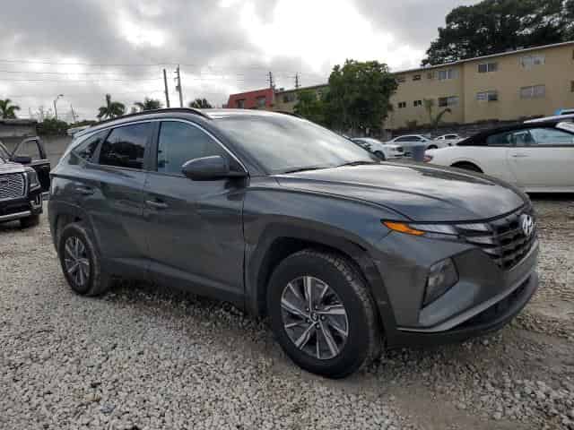 2023 Hyundai Tucson, Blue Background