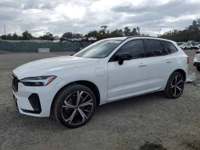 2022 Volvo xc60 t8 re Background