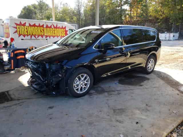 2024 Chrysler Pacifica, Touring L Background