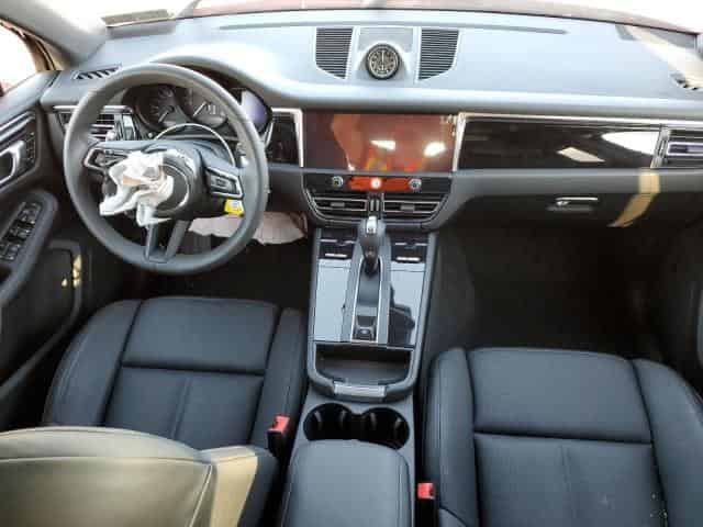 2024 Porsche Macan, Base Background