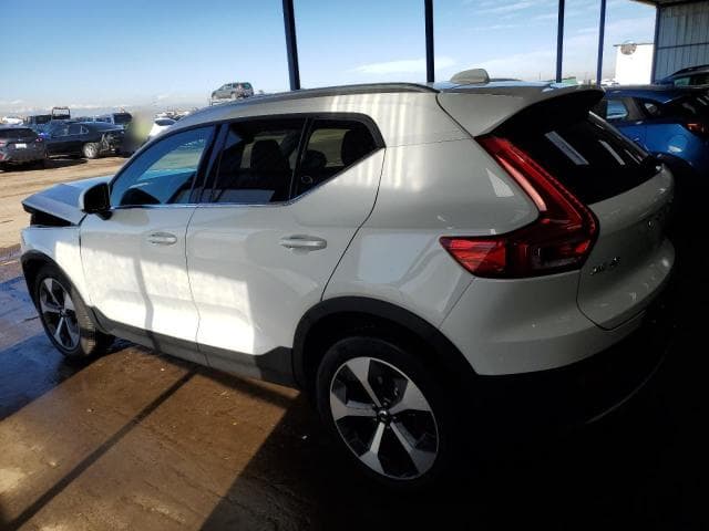 2025 Volvo XC40, Plus Salvage Car