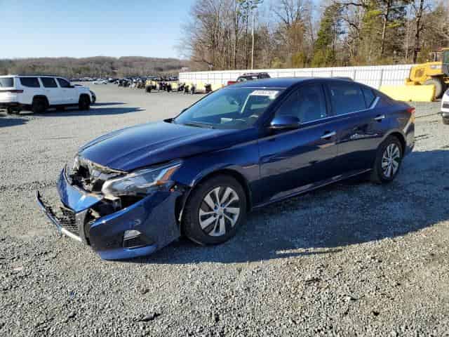 2020 Nissan altima Background
